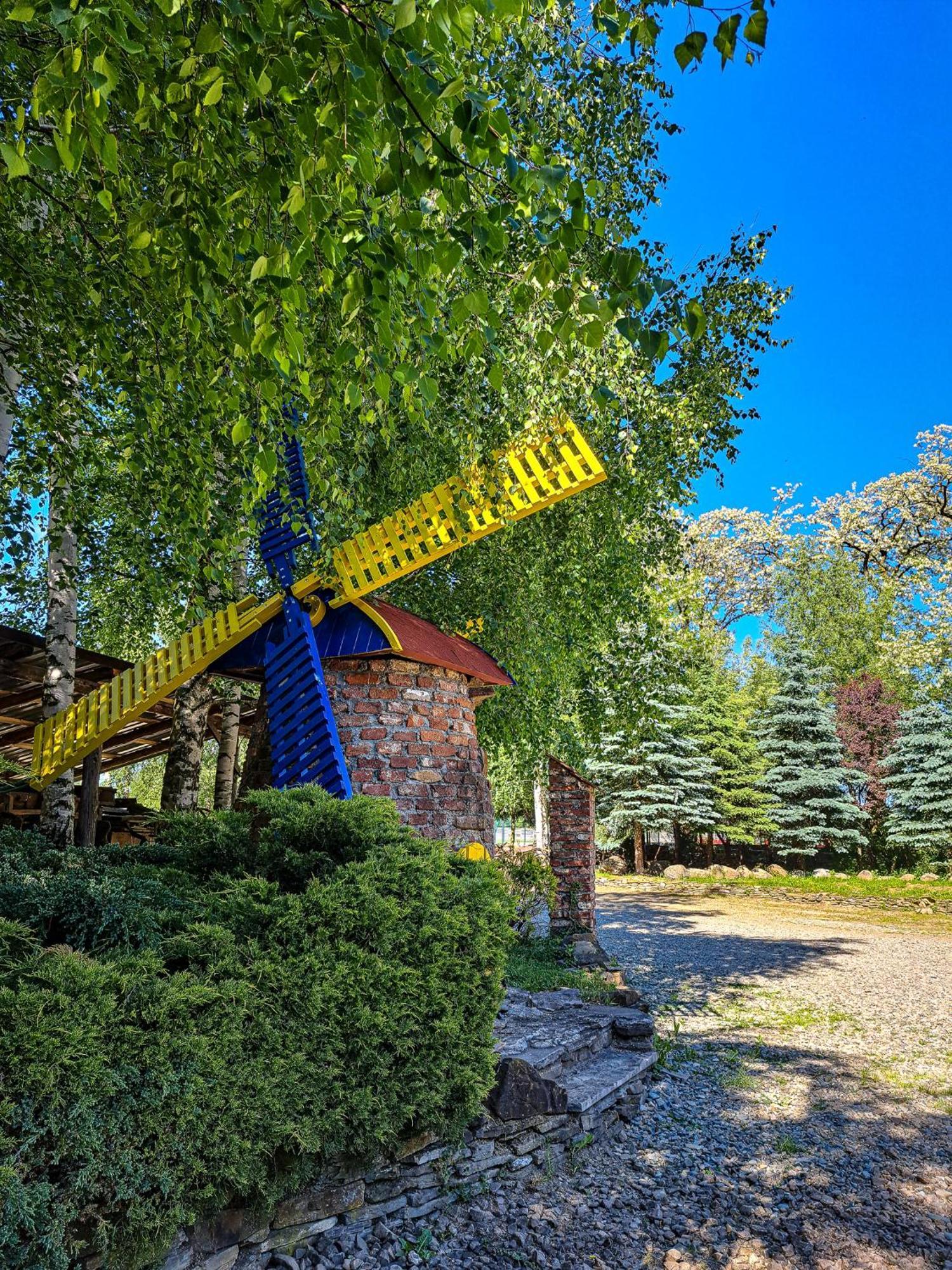 Hotel Restauracja Jas Wedrowniczek Rymanów Exteriér fotografie