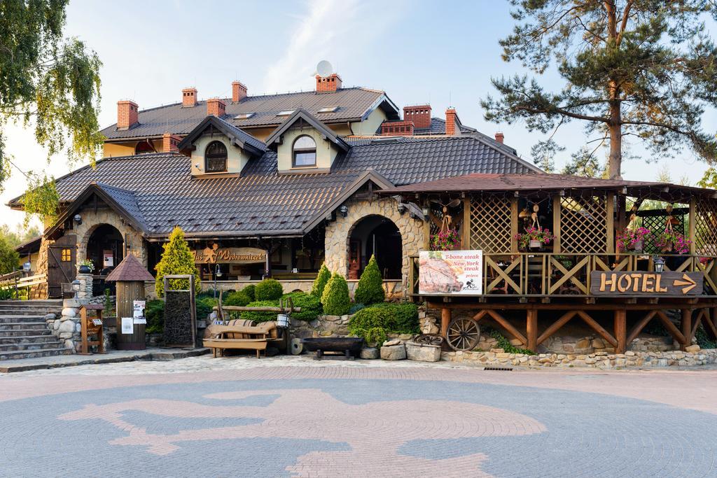 Hotel Restauracja Jas Wedrowniczek Rymanów Exteriér fotografie